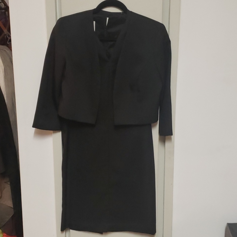 Sharp black suitdress size 4